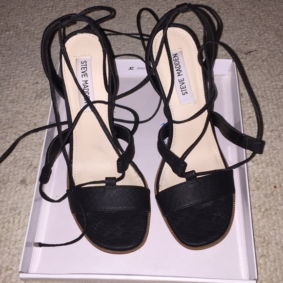 Steve Madden Shoes - Steve Madden Snake print lace up heels